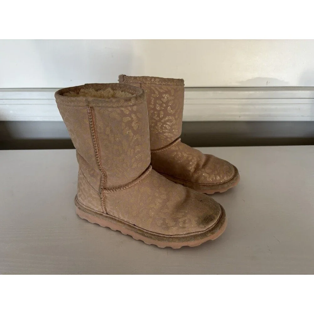 BEARPAW Boots Size 1 Youth Girls Pink Leopard Sherpa Lined Boots Kids